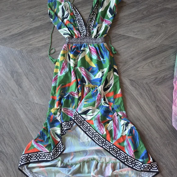 Flying Tomato Green and White Dress XS High Low. Deep Neck Plunge - Picture 4 of 7